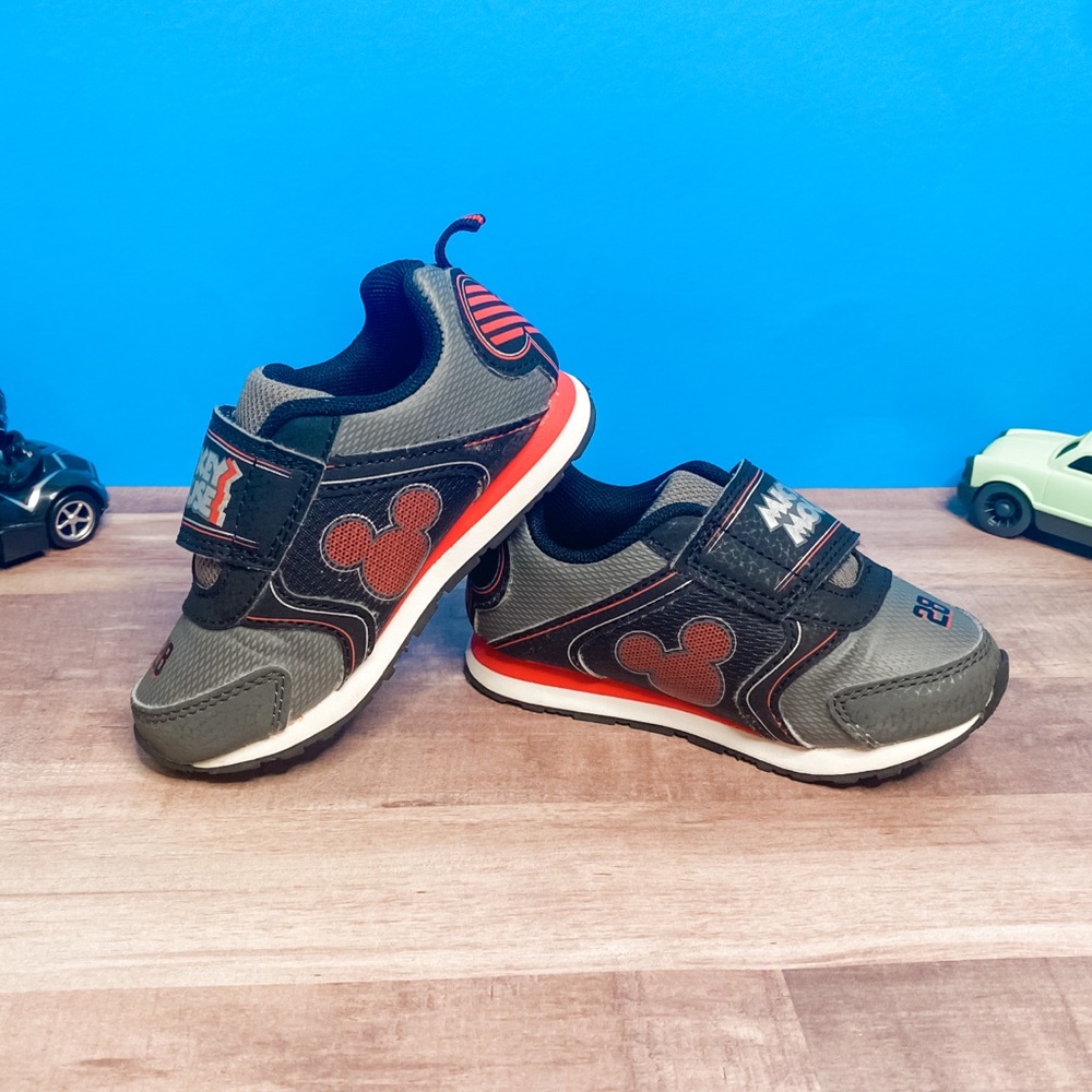 Mickey Mouse 🐭 Light-Up Velcro Sneakers